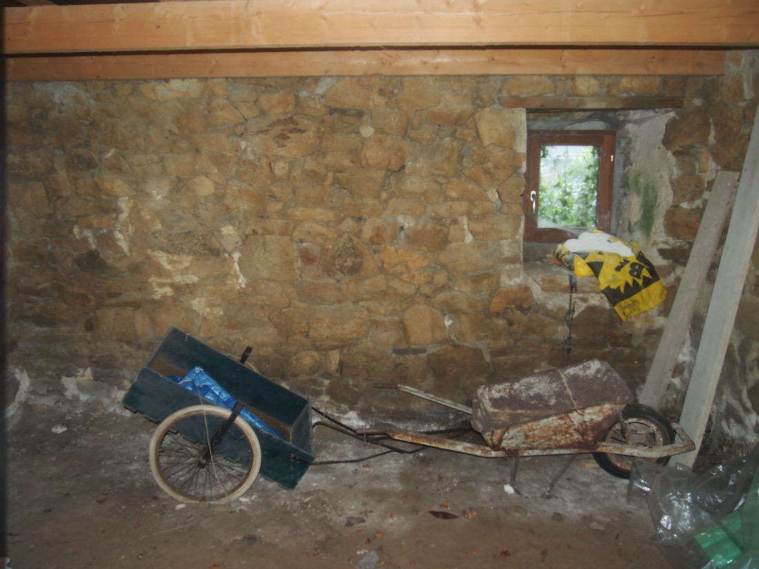 Poterie Toramur atelier acienne écurie intérieur