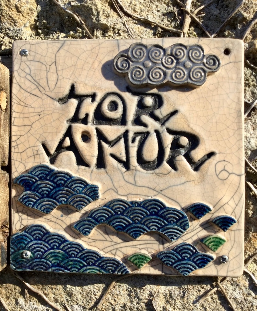 plaque décorative de l'atelier poterie Toramur