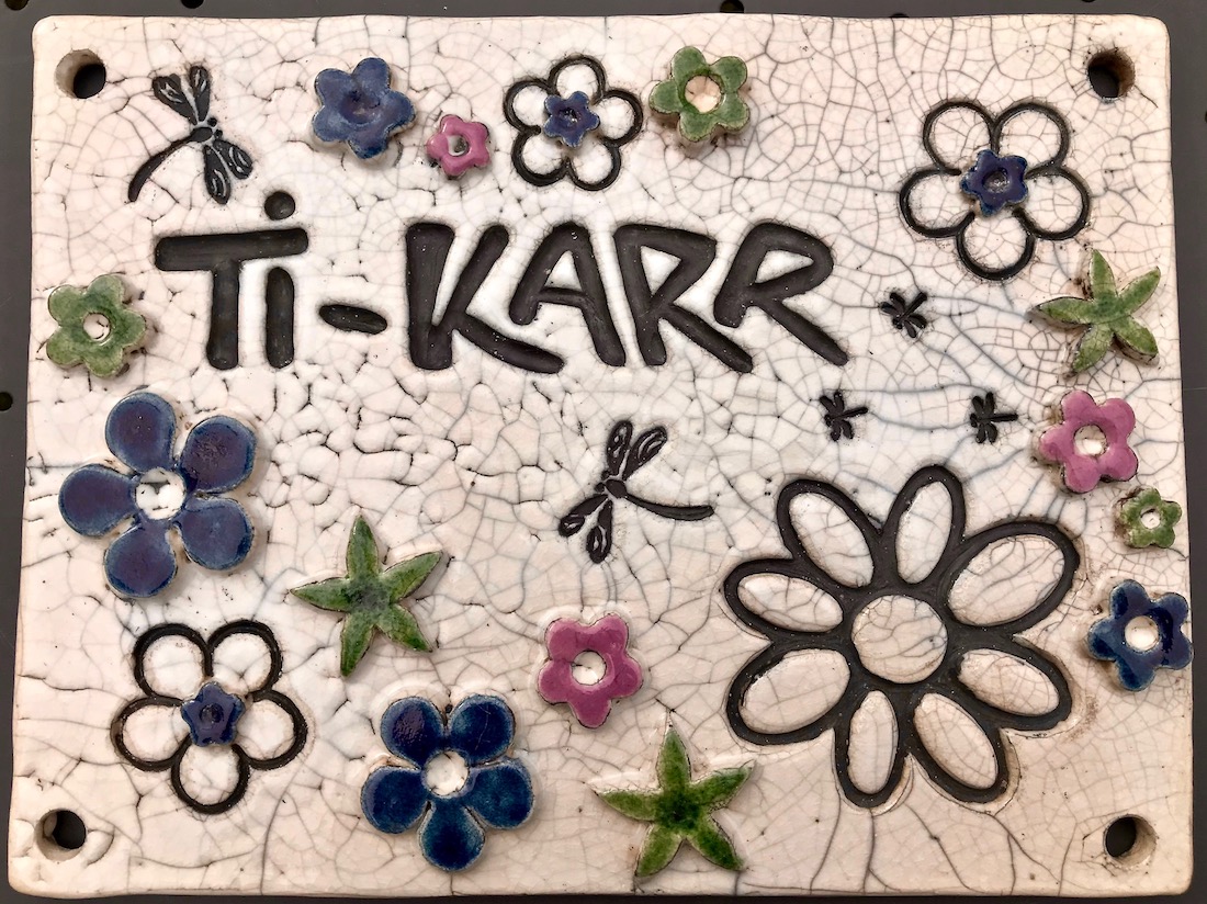 Poterie Toramur plaque Ti Karr