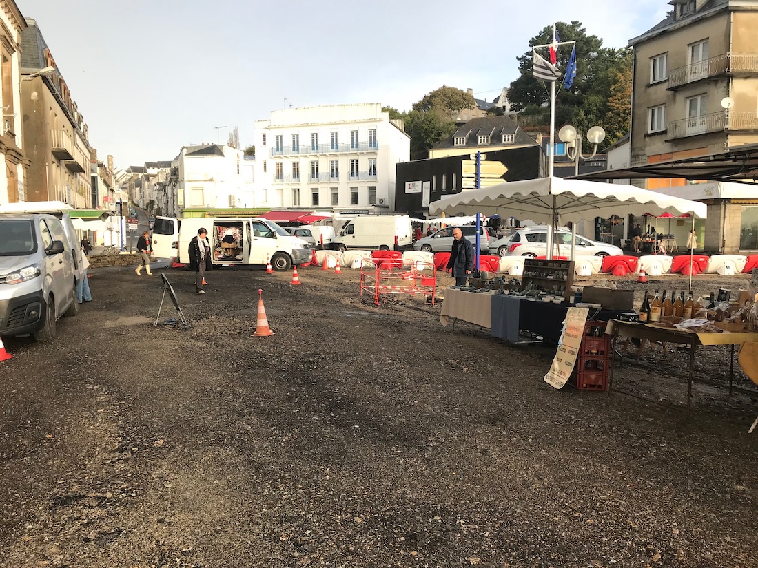 Poterie Toramur marché Audierne travaux